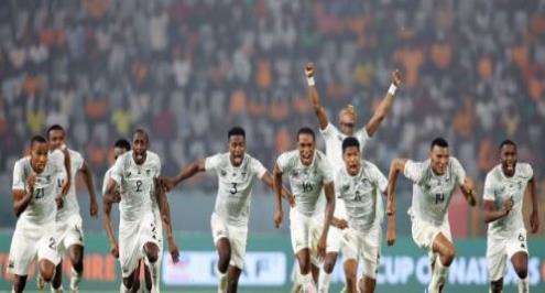 بفضل ويليامز.. ماذا قالت الصحف العربية عن تأهل جنوب أفريقيا إلى نصف النهائي؟